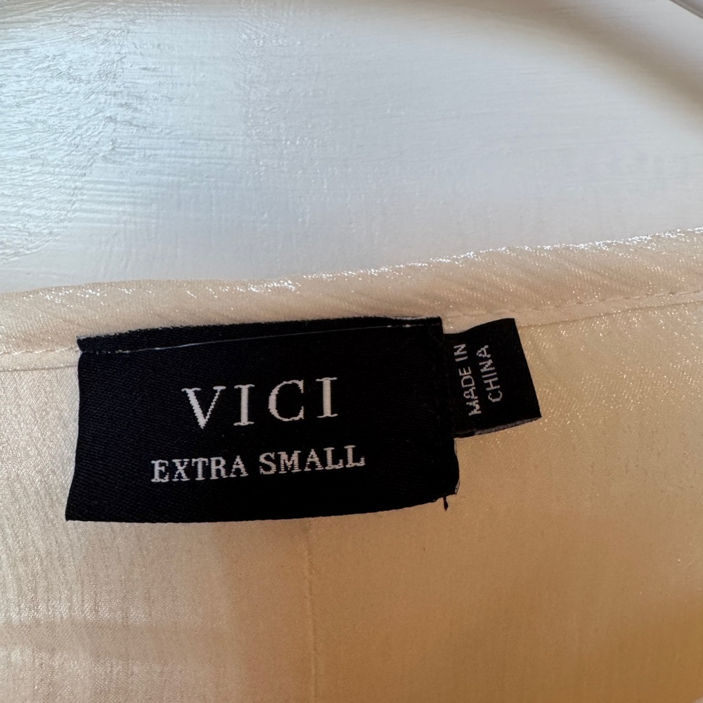 VICI Ivory Pleated Tie-Neck Blouse with Blouson Waist - Picture 3 of 3